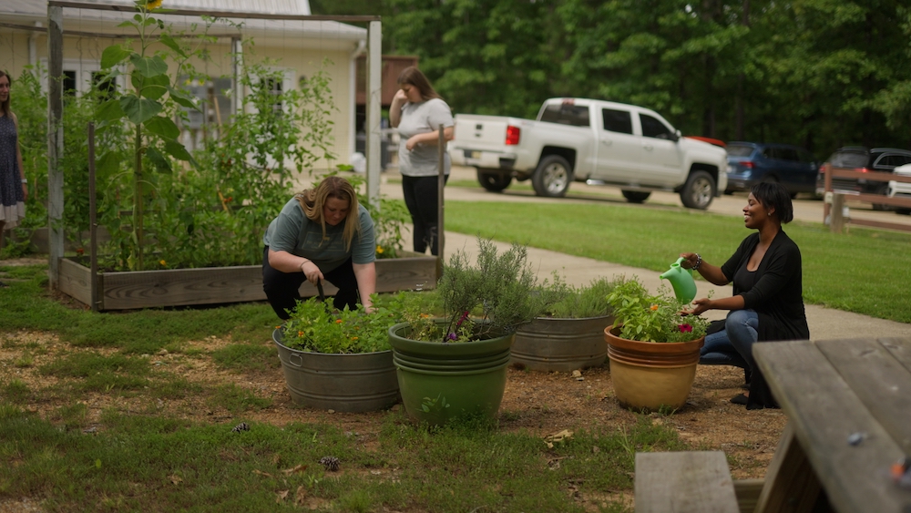 Magnolia Creek - Clients gardening